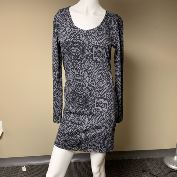 Volcom dress - Picture 2 of 3